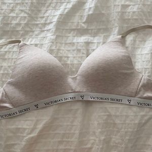 Victoria’s Secret Bra barely used